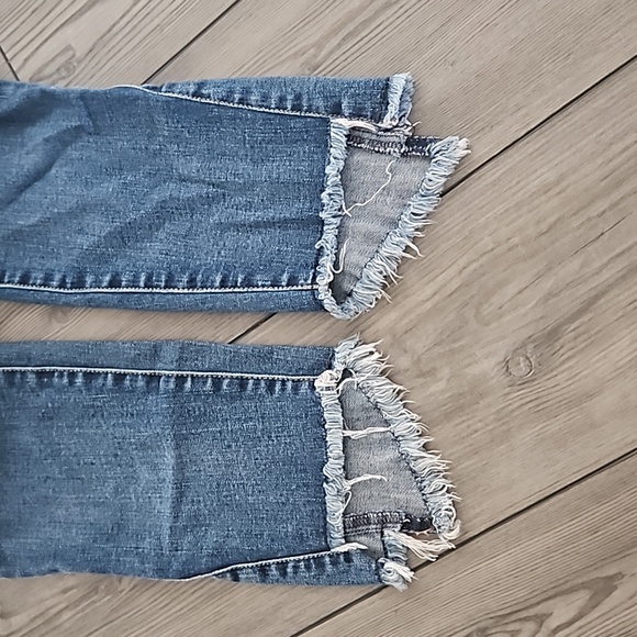 7 for all mankind crop distressed jeans - Picture 7 of 10